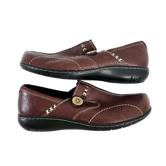 Clarks Bendables Size 7.5 M Brown Leather Loafer Slip On Upper w/ Button, 35063 - Picture 3 of 12